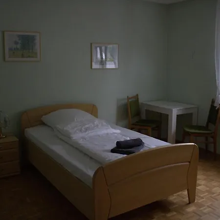 Fremdenzimmer Klinge Pensión Haina